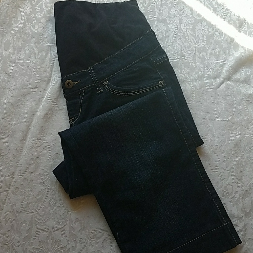 Lilac Maternity Capris size medium, dark wash